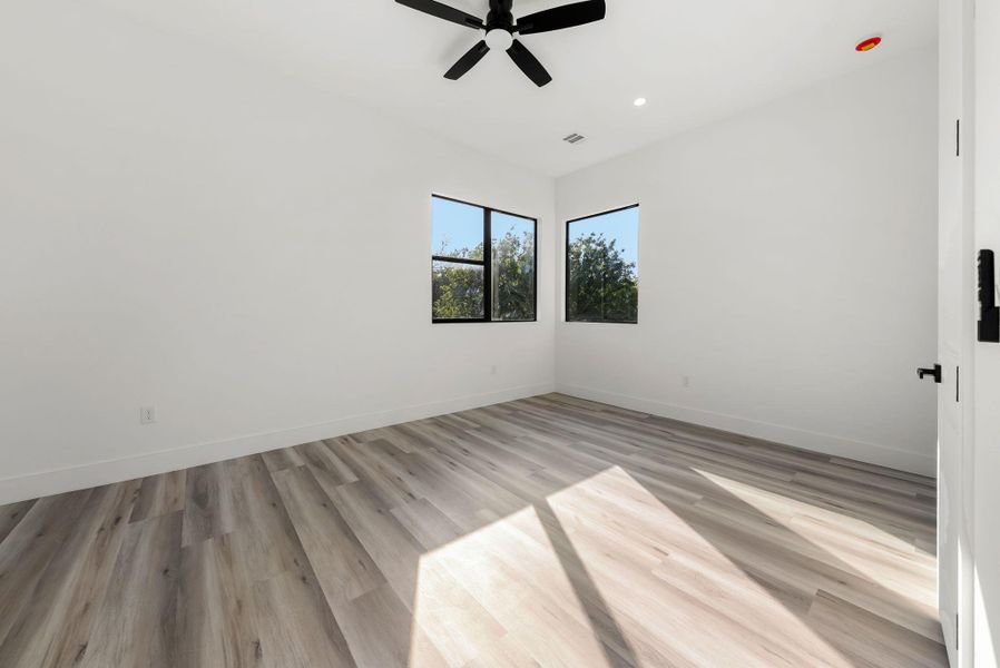 Spacious, unfurnished interior of a new home in , Cedar Park (Image 35).