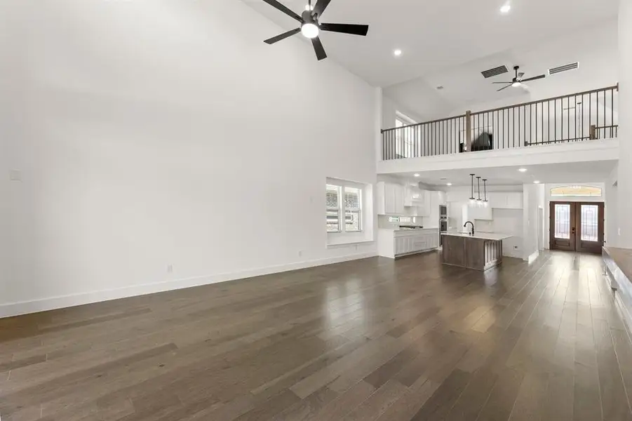 Spacious, unfurnished interior of a new home in Trails at Cottonwood Creek, Rowlett (Image 16).