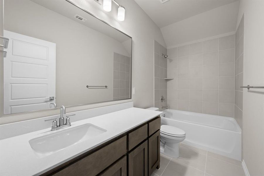 DFW-Waterford Park-Concept 1790-2325 Shamrock Lane- Bathroom -Risewell Homes DFW-Waterford Park-Concept 1790-2325 Shamrock Lane- Bathroom -Risewell Homes