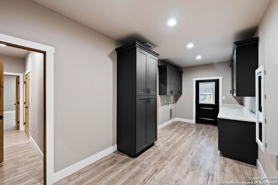 Furnished interior view inside a new home in , Kerrville (Image 33).