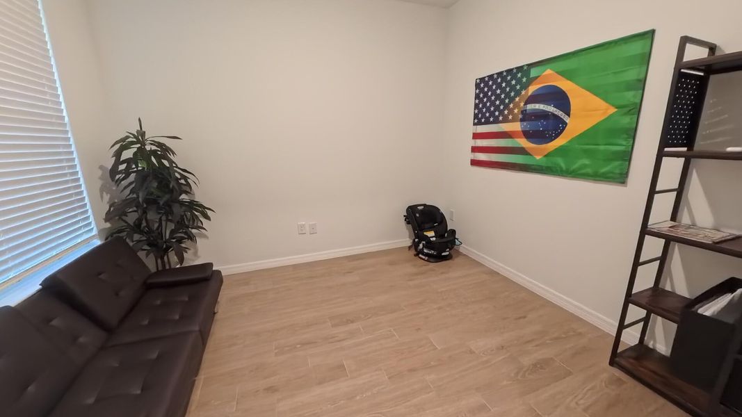 Image 33 of a home in .