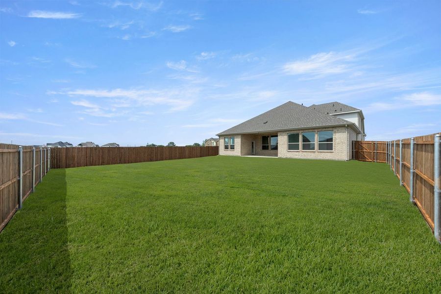 Exterior details and patio area of a home in Park Trails, Forney (Image 24).