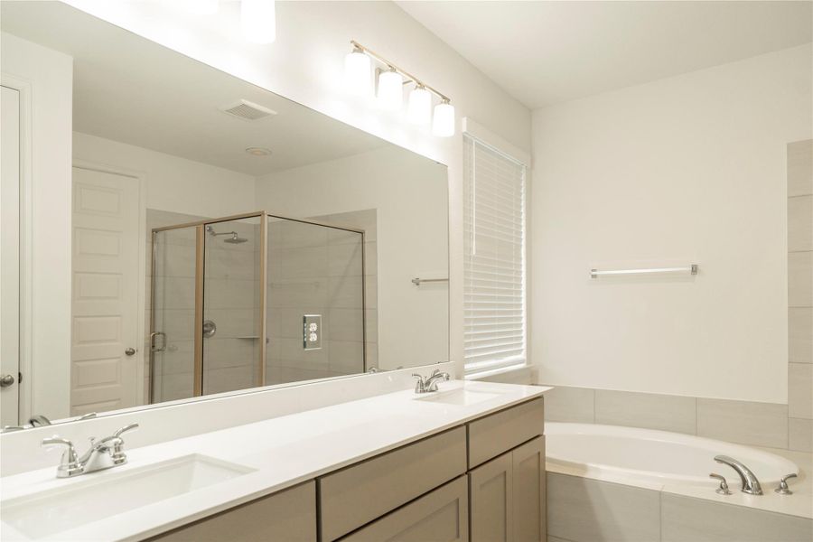 Furnished interior view inside a new home in Cross Creek West 45', Fulshear (Image 11). Furnished interior view inside a new home in Cross Creek West 45', Fulshear (Image 11).