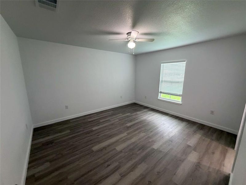 Spacious, unfurnished interior of a new home in , Waco (Image 18).