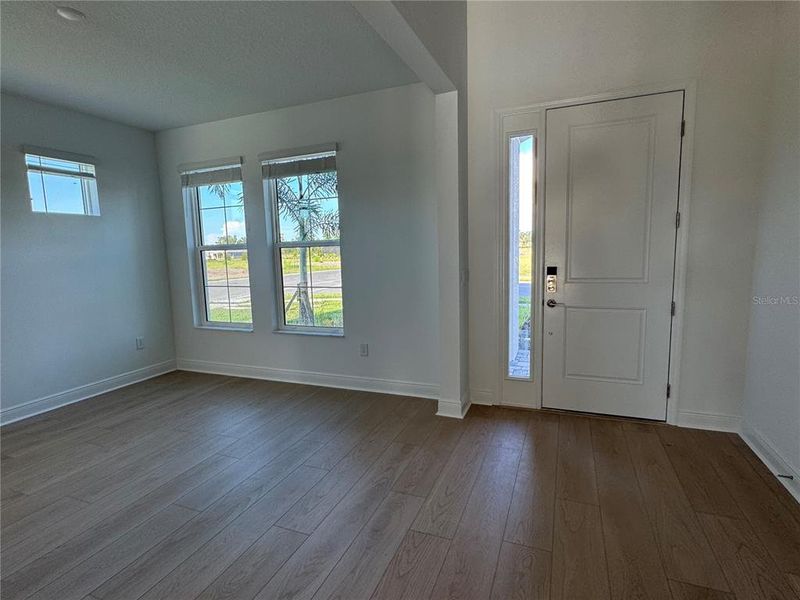Spacious, unfurnished interior of a new home in Hawkstone, Sarasota (Image 30).