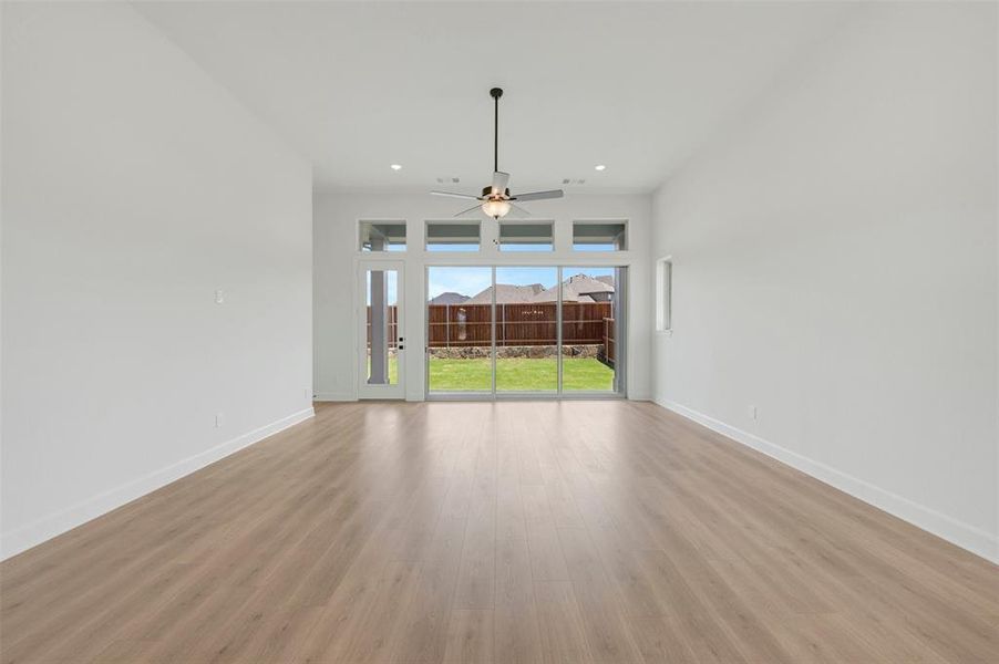 Spacious, unfurnished interior of a new home in Sandbrock Ranch, Aubrey (Image 20).