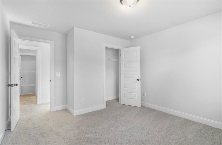 Spacious, unfurnished interior of a new home in Ridge Pointe, Athens (Image 21).