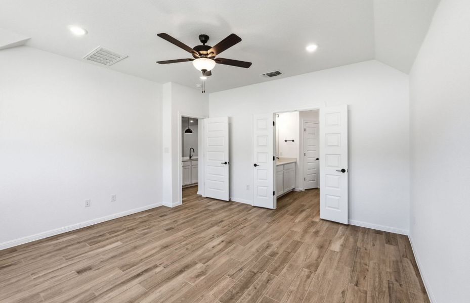 Spacious, unfurnished interior of a new home in West Cypress Hills, Spicewood (Image 16). Spacious, unfurnished interior of a new home in West Cypress Hills, Spicewood (Image 16).