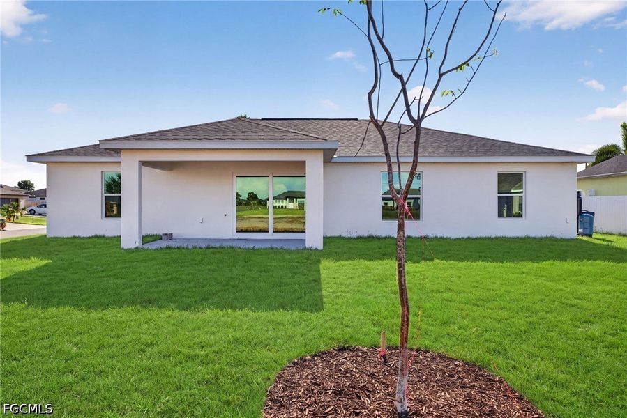 Exterior details and patio area of a home in Cape Coral, Cape Coral (Image 20). Exterior details and patio area of a home in Cape Coral, Cape Coral (Image 20).