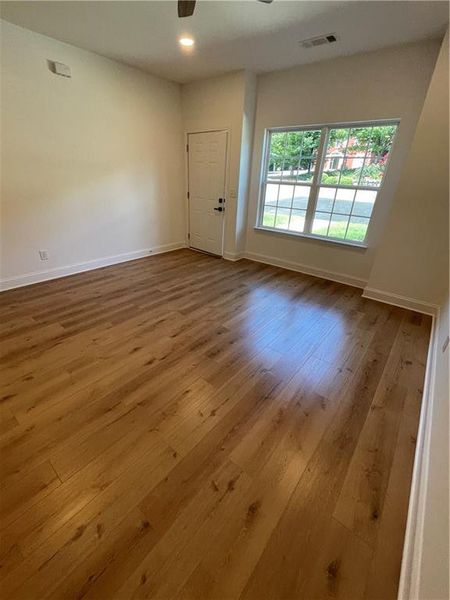 Spacious, unfurnished interior of a new home in , Gainesville (Image 27).
