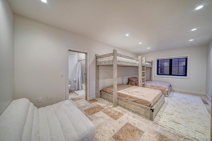 A sixth bedroom with bunk space. A sixth bedroom with bunk space.