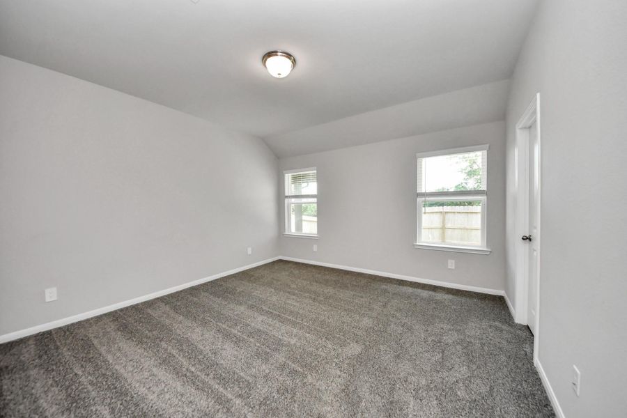 Spacious, unfurnished interior of a new home in Montgomery Ridge: Founders Collection, Conroe (Image 18).