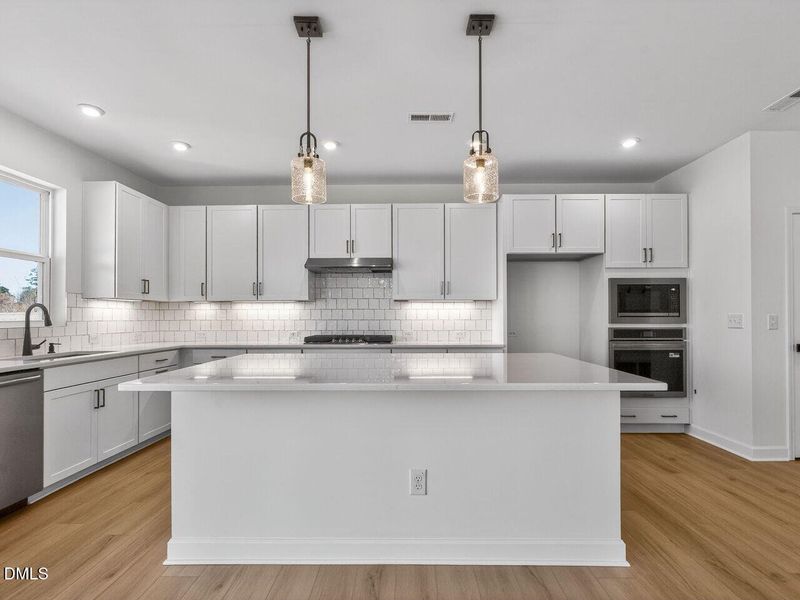 011-1280x960-kitchen