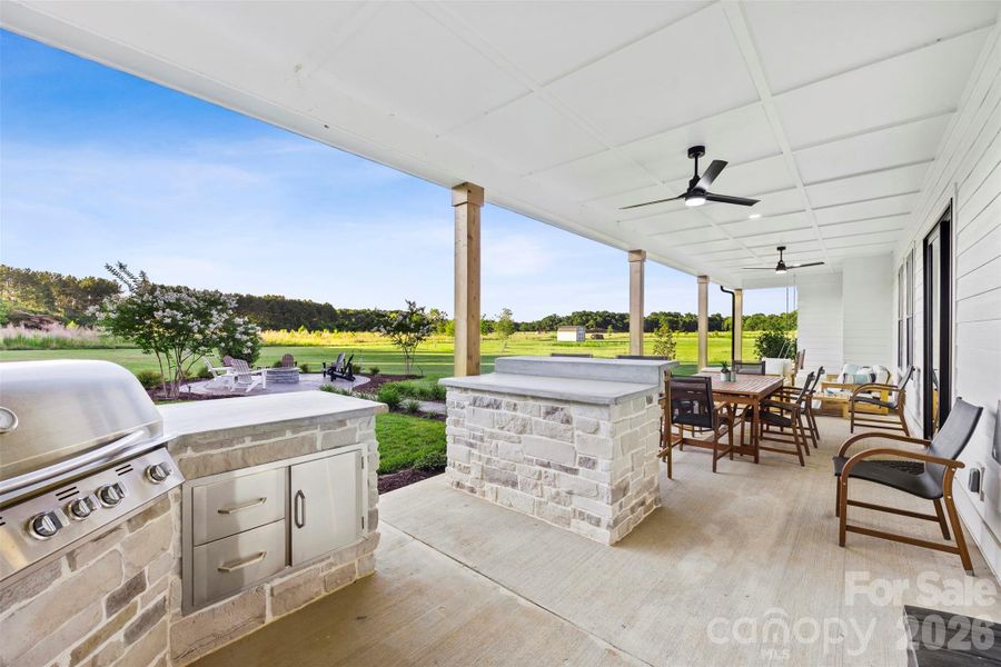 Beautiful Outdoor Kitchen