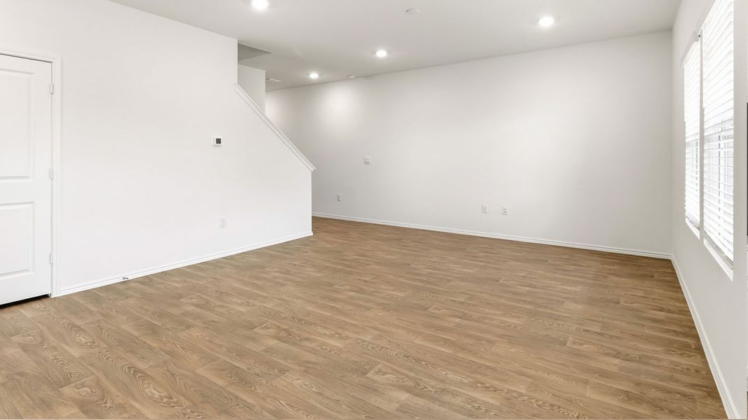 Spacious, unfurnished interior of a new home in Durango, Mustang Ridge (Image 14).