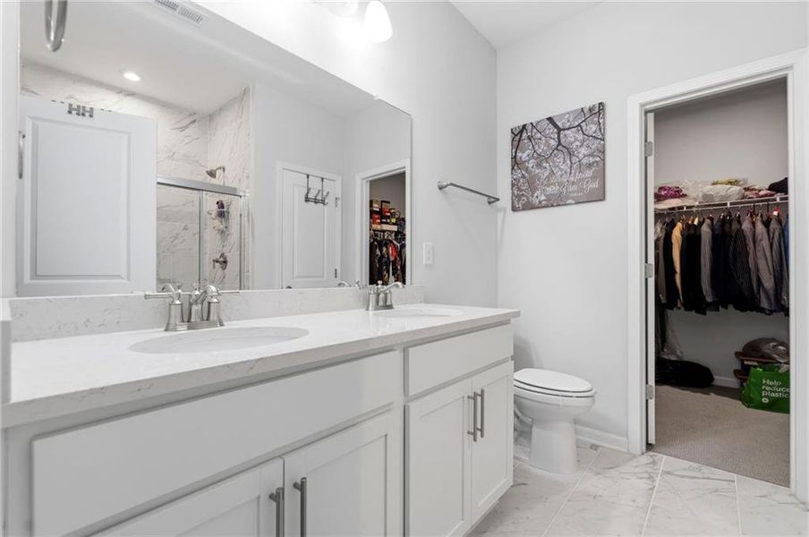 Furnished interior view inside a new home in , Grayson (Image 11).