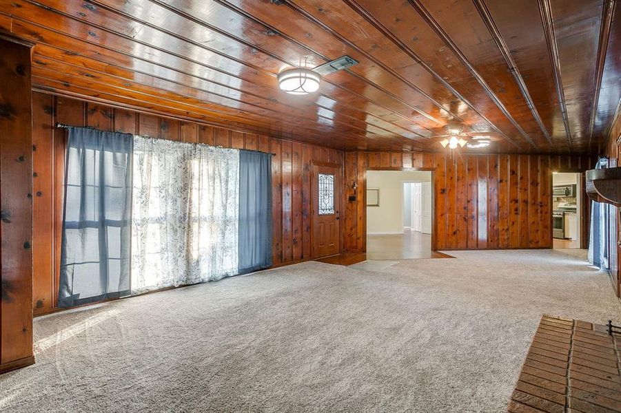 Fresh carpet and windows in living room Fresh carpet and windows in living room