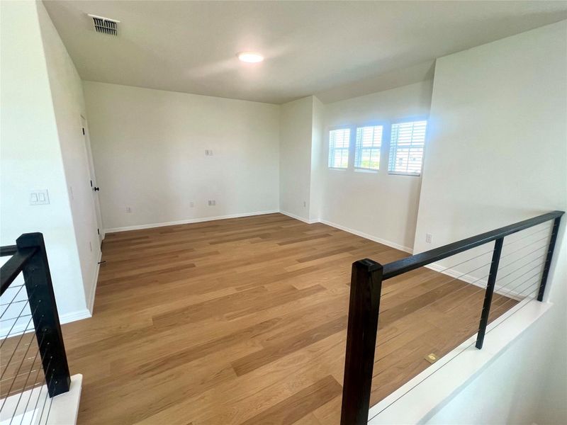 Spacious, unfurnished interior of a new home in Porter Country, Buda (Image 16).