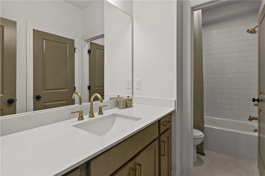 Furnished interior view inside a new home in IveyBrooke, Alpharetta (Image 4).