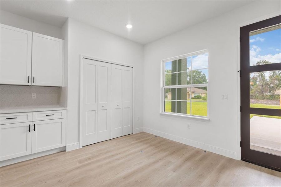 Spacious, unfurnished interior of a new home in , Ocala (Image 31).