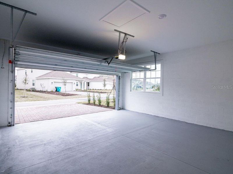 Spacious, unfurnished interior of a new home in , Orlando (Image 15).