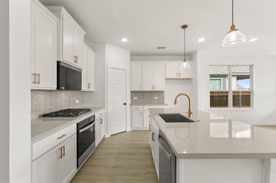 816 Alderwood-Kitchen-4