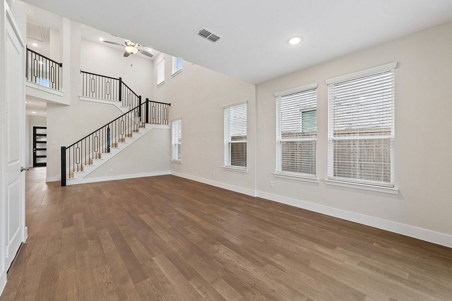 Representative unfurnished interior of a home built from the Delaney by Landon Homes in Dominion at Brookhollow, Prosper (Image 18). Representative unfurnished interior of a home built from the Delaney by Landon Homes in Dominion at Brookhollow, Prosper (Image 18).