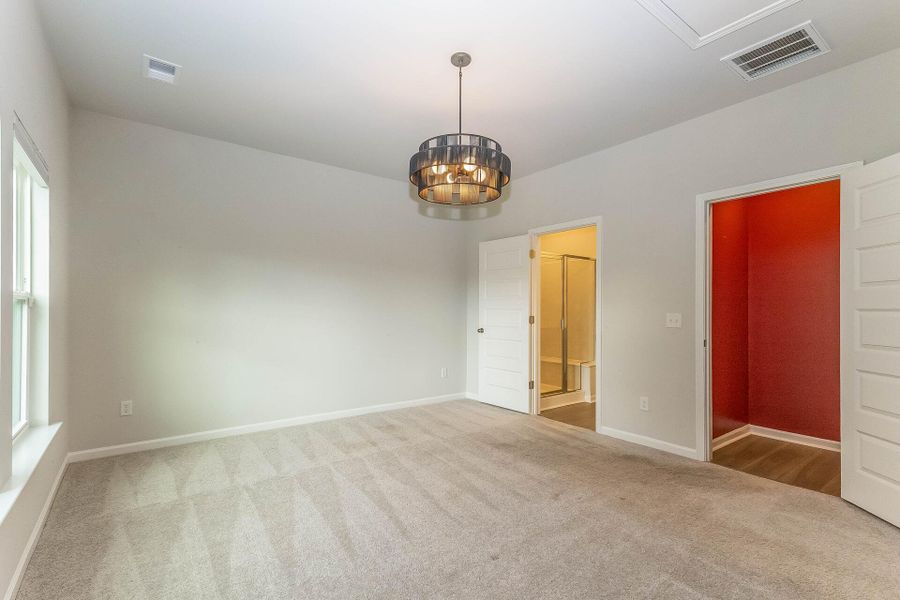 Spacious, unfurnished interior of a new home in Heron's Walk at Summers Corner, Summerville (Image 11).
