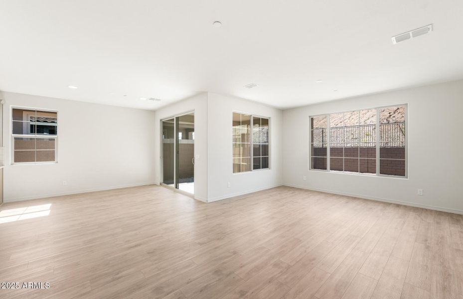 Cafe/Gathering Room Cafe/Gathering Room