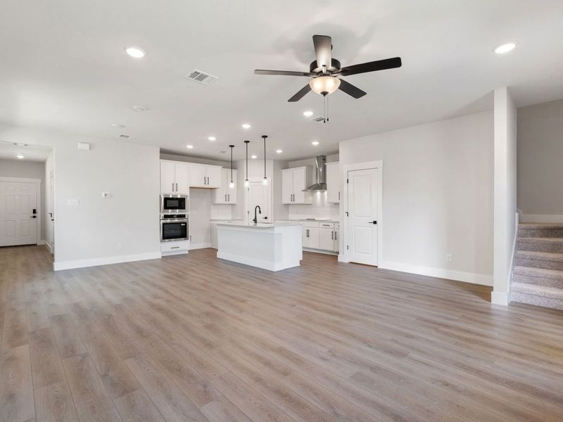 Spacious, unfurnished interior of a new home in Lake Park Villas, Wylie (Image 15). Spacious, unfurnished interior of a new home in Lake Park Villas, Wylie (Image 15).