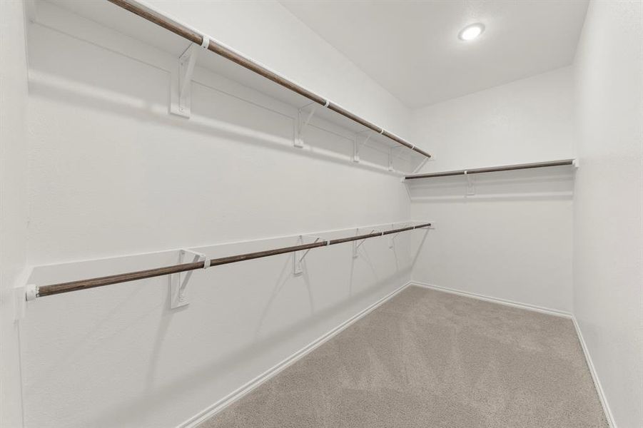 18. 1748 Osage - Closet 18. 1748 Osage - Closet