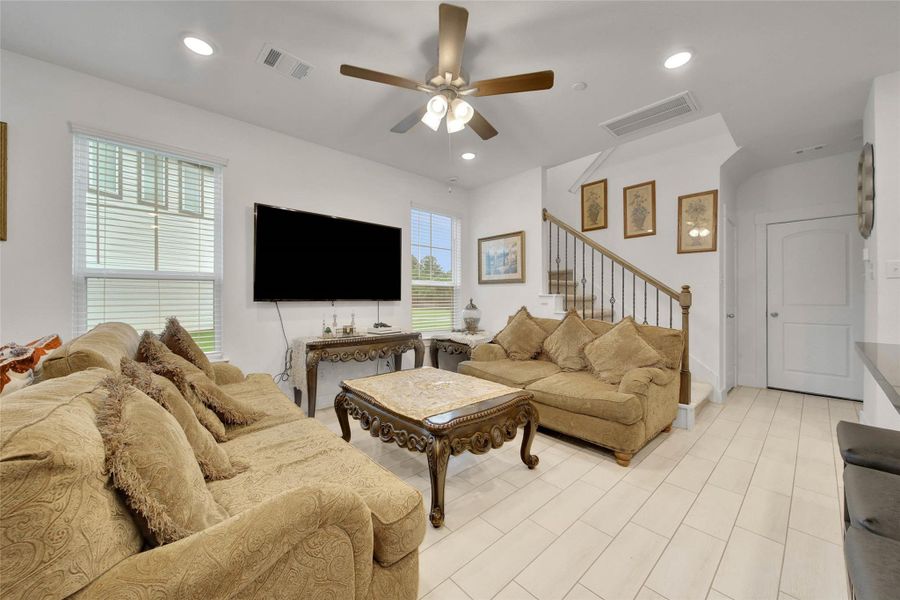 Furnished interior view inside a new home in , Tomball (Image 10).