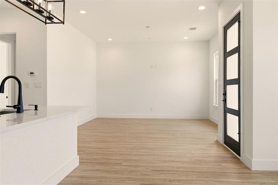Spacious, unfurnished interior of a new home in , Rowlett (Image 25).