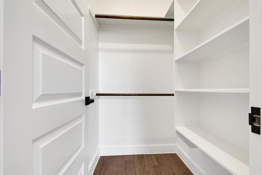 Spacious, unfurnished interior of a new home in , Bastrop (Image 33).