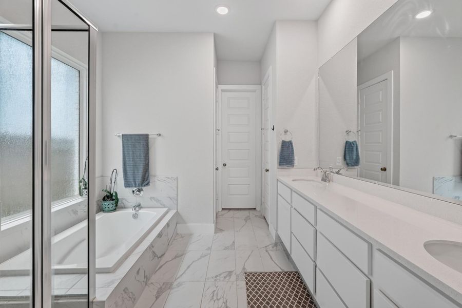 Furnished interior view inside a new home in Lakes at Creekside 50′, Tomball (Image 35). Furnished interior view inside a new home in Lakes at Creekside 50′, Tomball (Image 35).