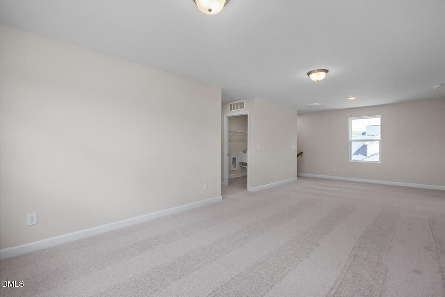 Spacious, unfurnished interior of a new home in Wellers Knoll, Lillington (Image 21).