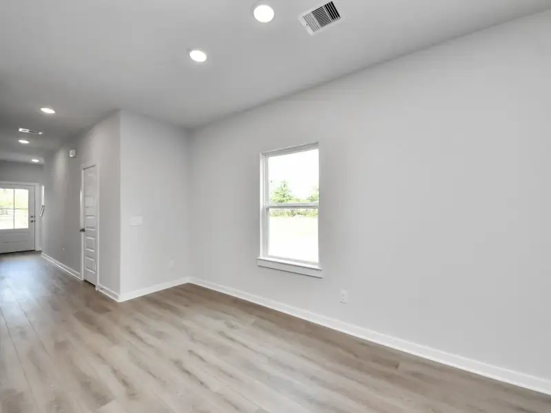 Spacious, unfurnished interior of a new home in Windmill Estates, Magnolia (Image 17).