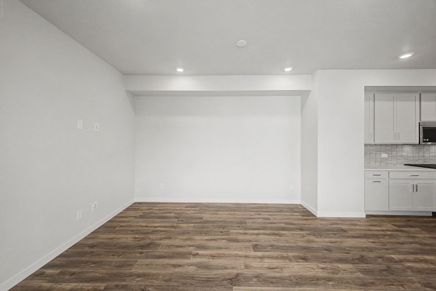 Spacious, unfurnished interior of a new home in Painted Prairie, Aurora (Image 25).