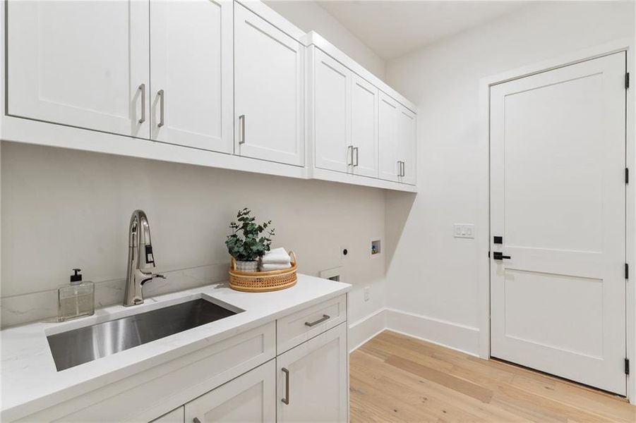 Furnished interior view inside a new home in , Alpharetta (Image 17).