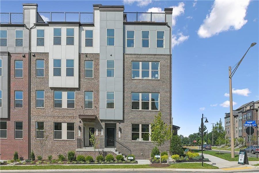 Condo located in Atlanta, GA showcasing its design and architecture (Image 3).