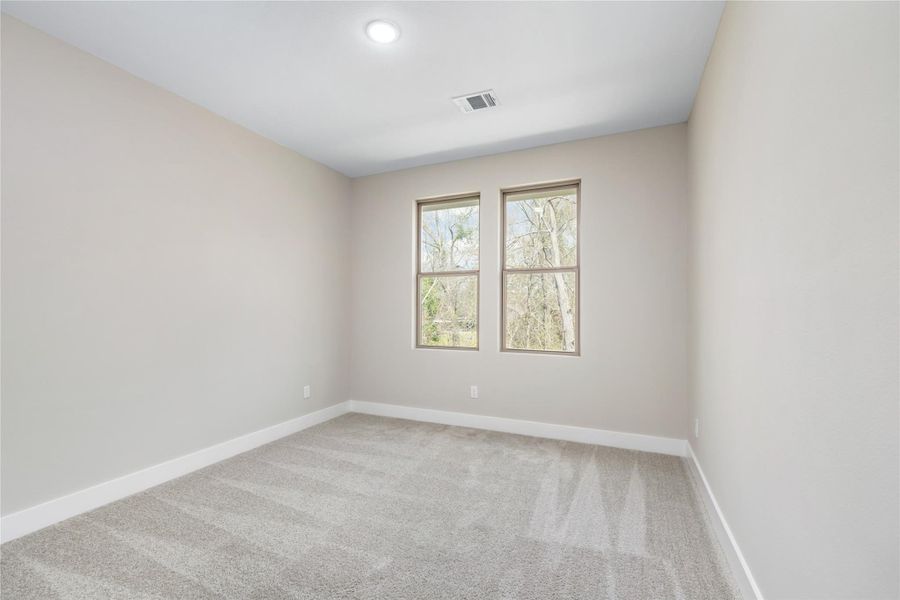 Spacious, unfurnished interior of a new home in , Houston (Image 13).