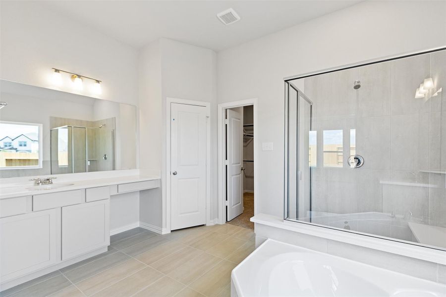 Furnished interior view inside a new home in Oakwood Estates, Waller (Image 12).
