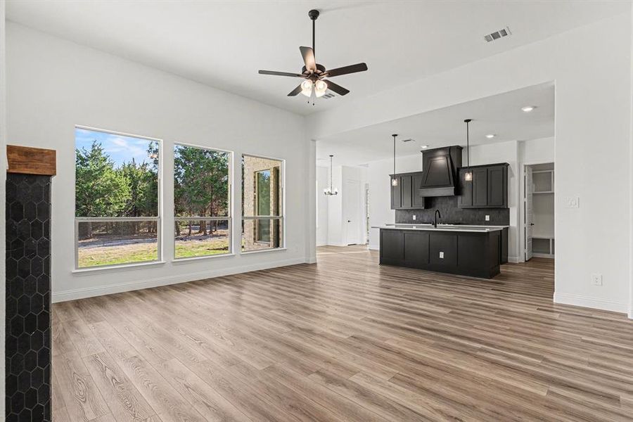 Spacious, unfurnished interior of a new home in Sagebrush Addition, Midlothian (Image 30).