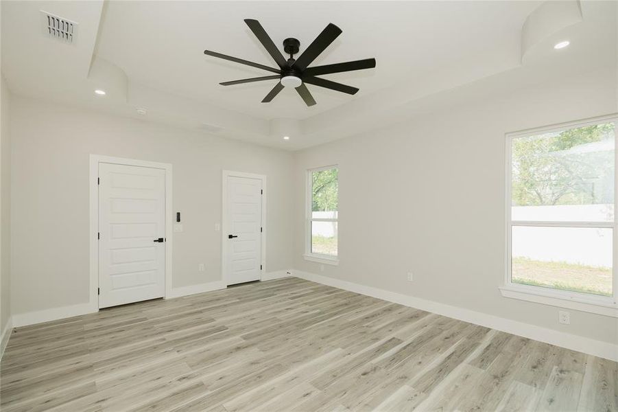 Spacious, unfurnished interior of a new home in , Greenville (Image 17).