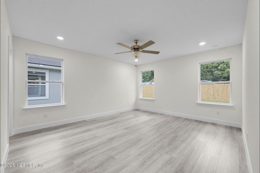 Spacious, unfurnished interior of a new home in , Jacksonville (Image 26).