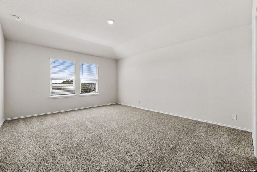 Spacious, unfurnished interior of a new home in Redbird Ranch, San Antonio (Image 28).