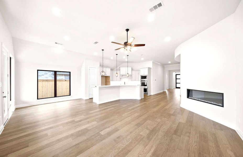 Spacious, unfurnished interior of a new home in Bridgeland 50′, Cypress (Image 23).