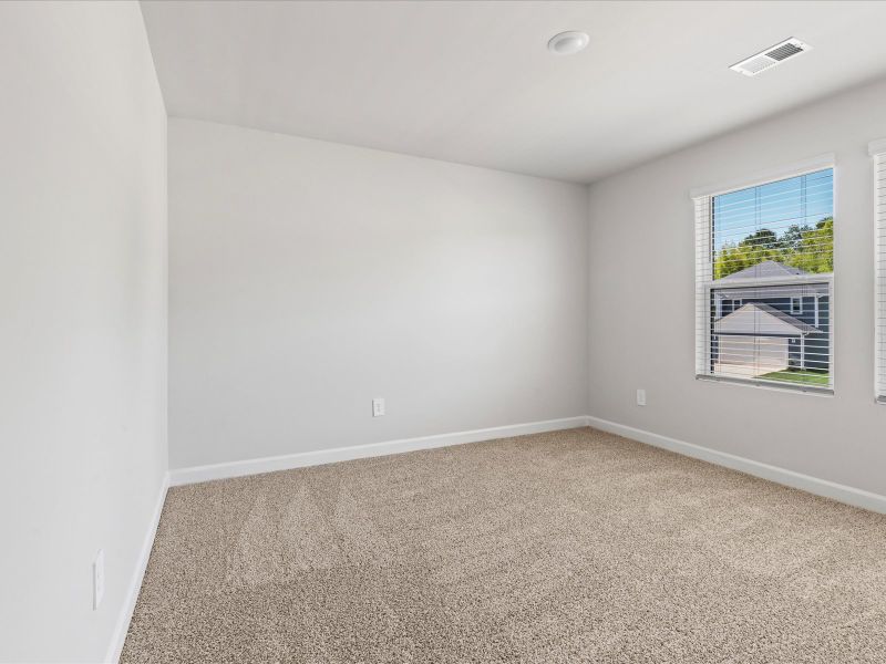 Spacious, unfurnished interior of a new home in Collier Ridge, Moore (Image 29).