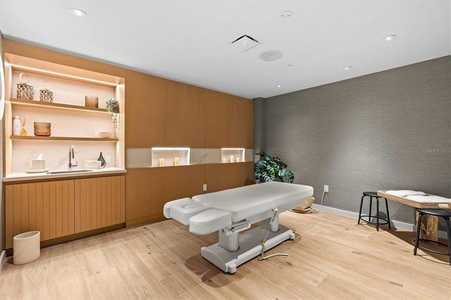 Furnished interior view inside a new home in , Clearwater (Image 10).