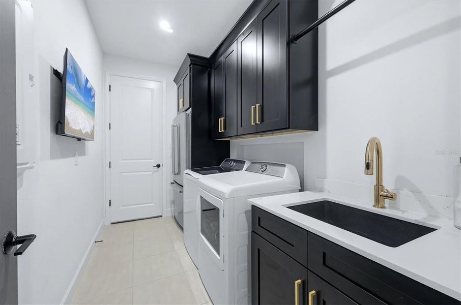 Furnished interior view inside a new home in , Sarasota (Image 55).